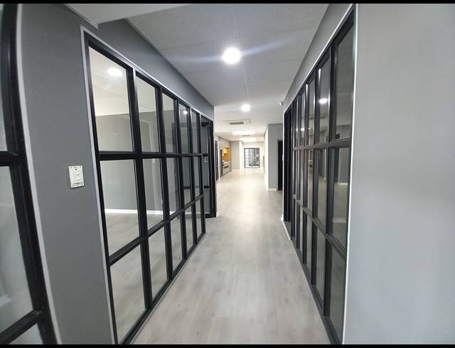 419M² OFFICE TO LET IN BRYANSTON